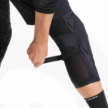 chrániče na kolena P.I.Elevate Knee Guard black L
