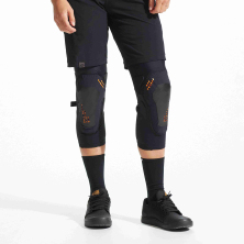 chrániče na kolena P.I.Elevate Knee Guard black L