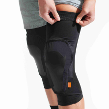 chrániče na kolena P.I.Summit Knee Guard black L